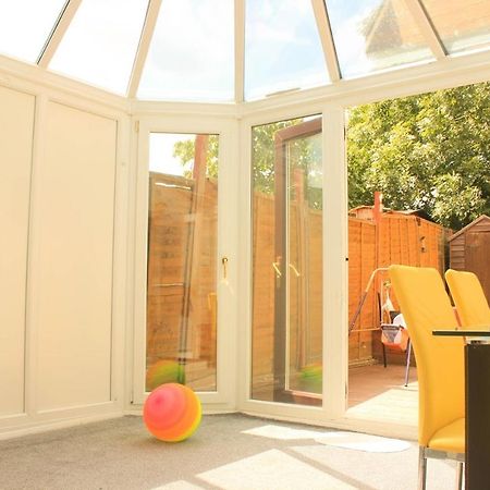 Welcome Home Twin Bedroom Near Heathrow Airport, London Yiewsley Bagian luar foto